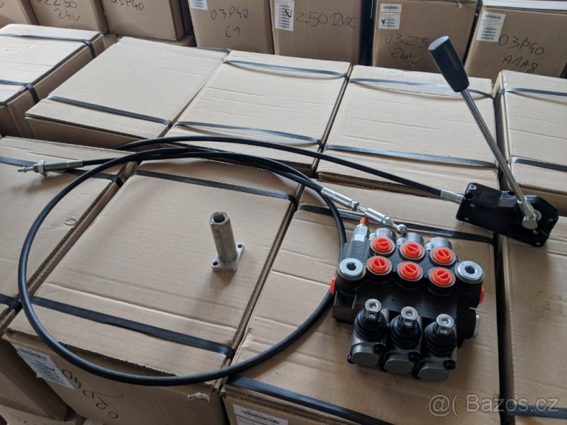 Sada třísekční rozvaděč 03P401A1A1A1GV1 s lana a páky