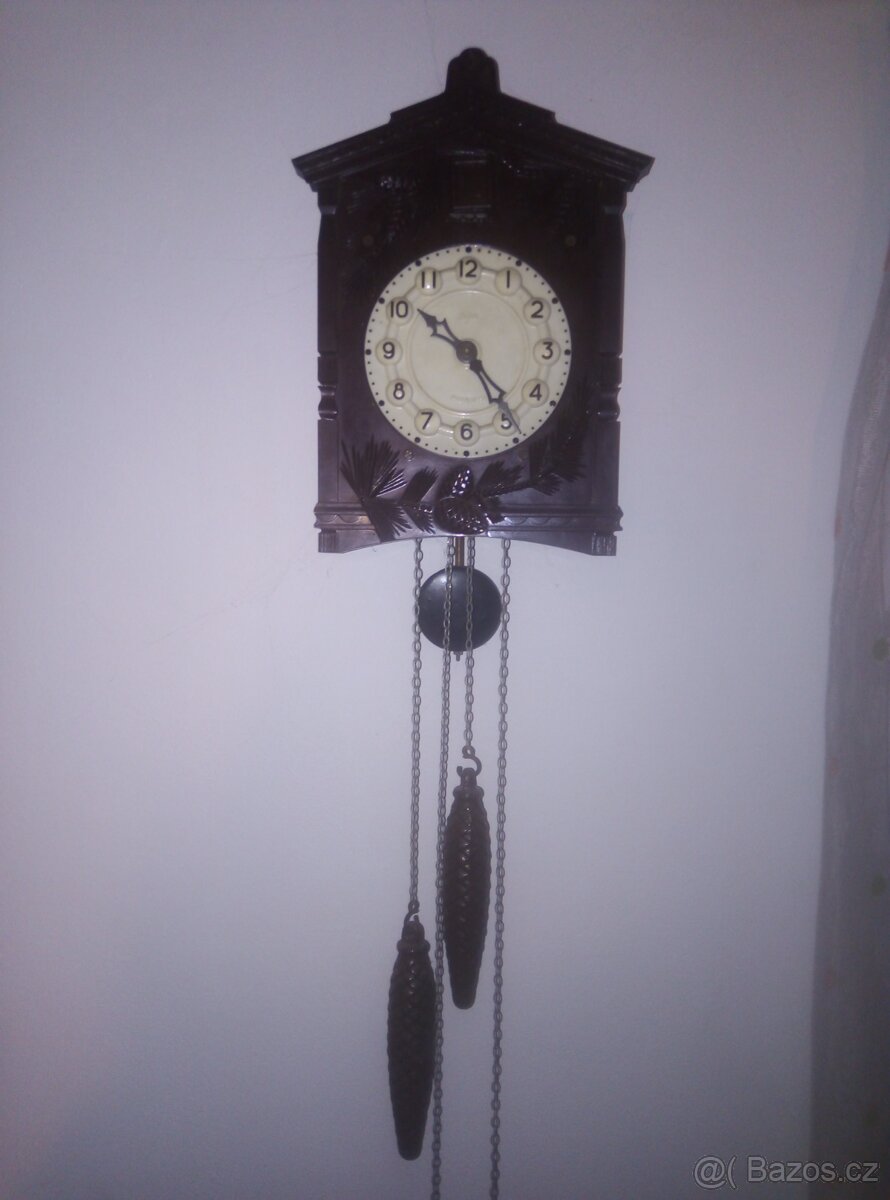 Nástěnné hodiny