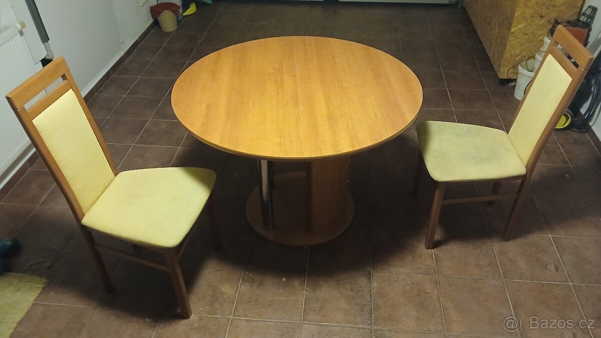 Jídelní stůl + 6 ks židle