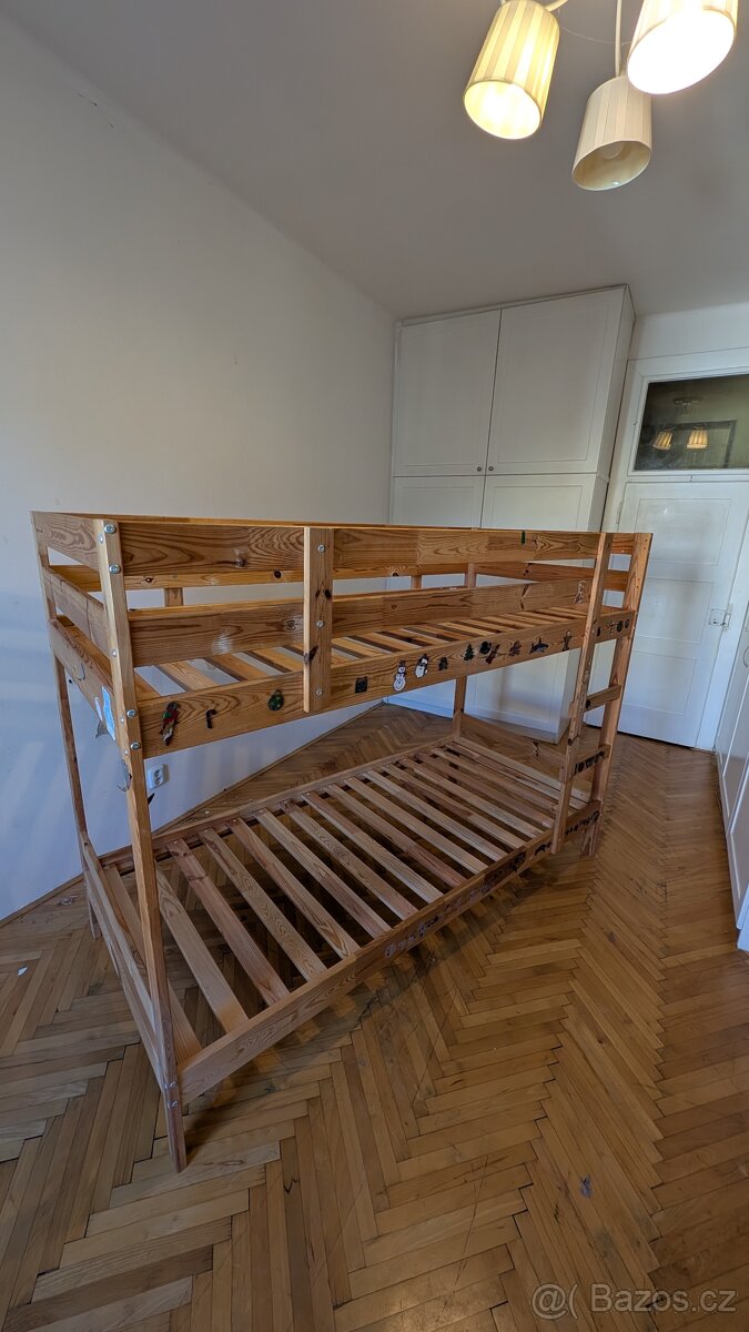 Dětská patrová postel