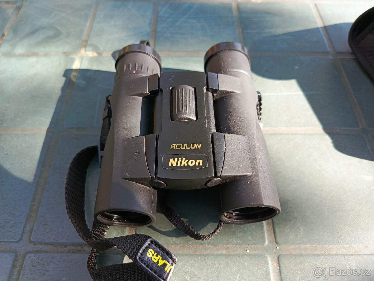 Nikon Aculon A30