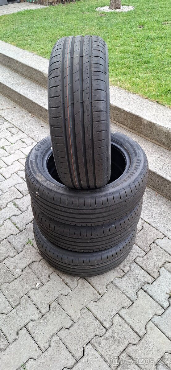 Letní pneu Goodyear Efficient Grip 215/55 R17 94V 7mm - TOP