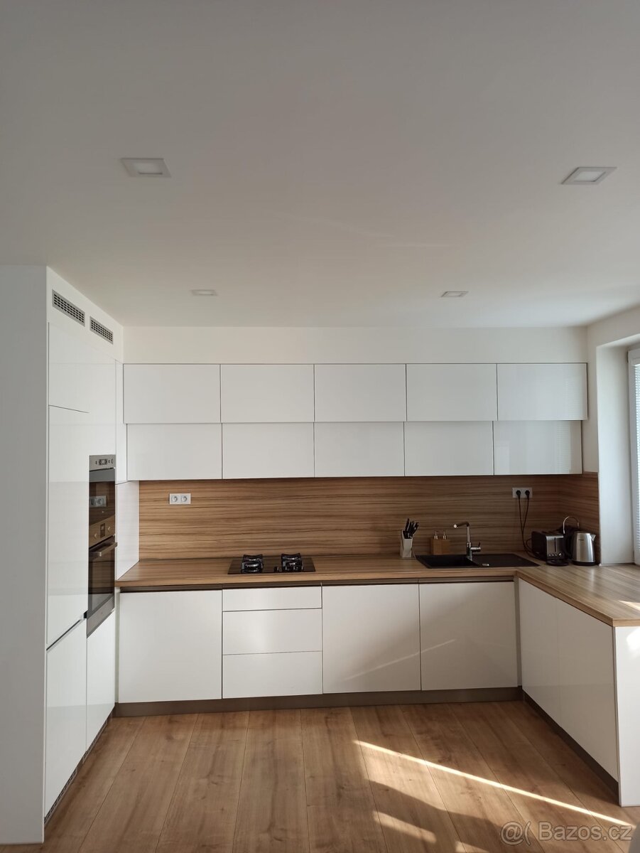 Krásný byt 3+kk 76m2 v OV, po rekonstrukci, parking