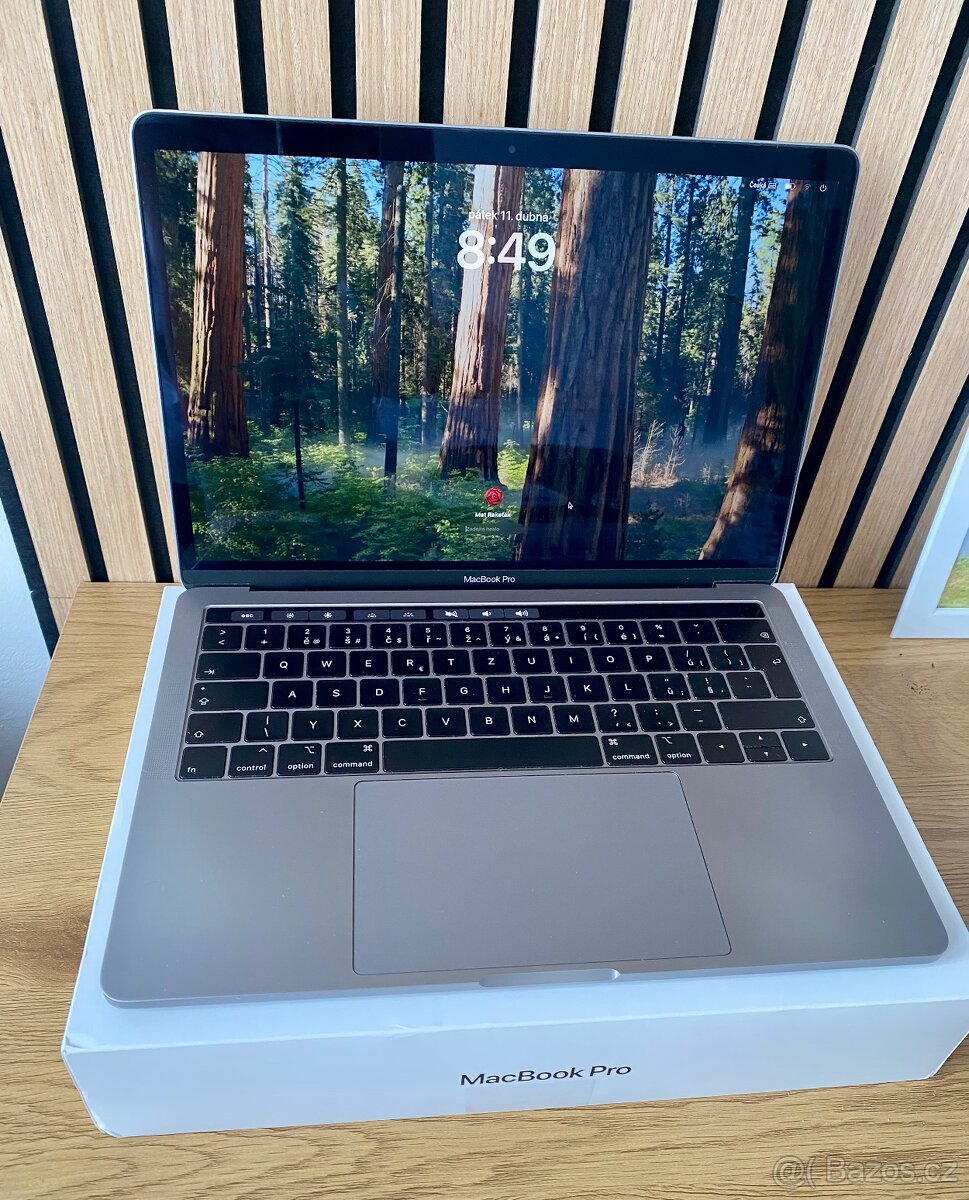 MacBook Pro 2019 13” Touch bar, Touch ID