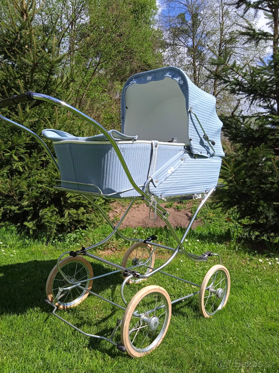 Retro kočárek Liberta