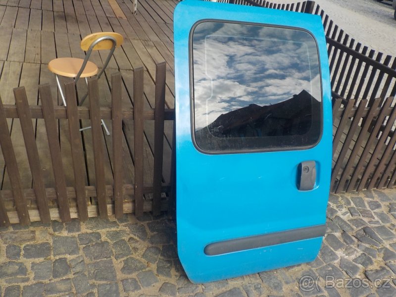 Pravé posuvné dveře s oknem
