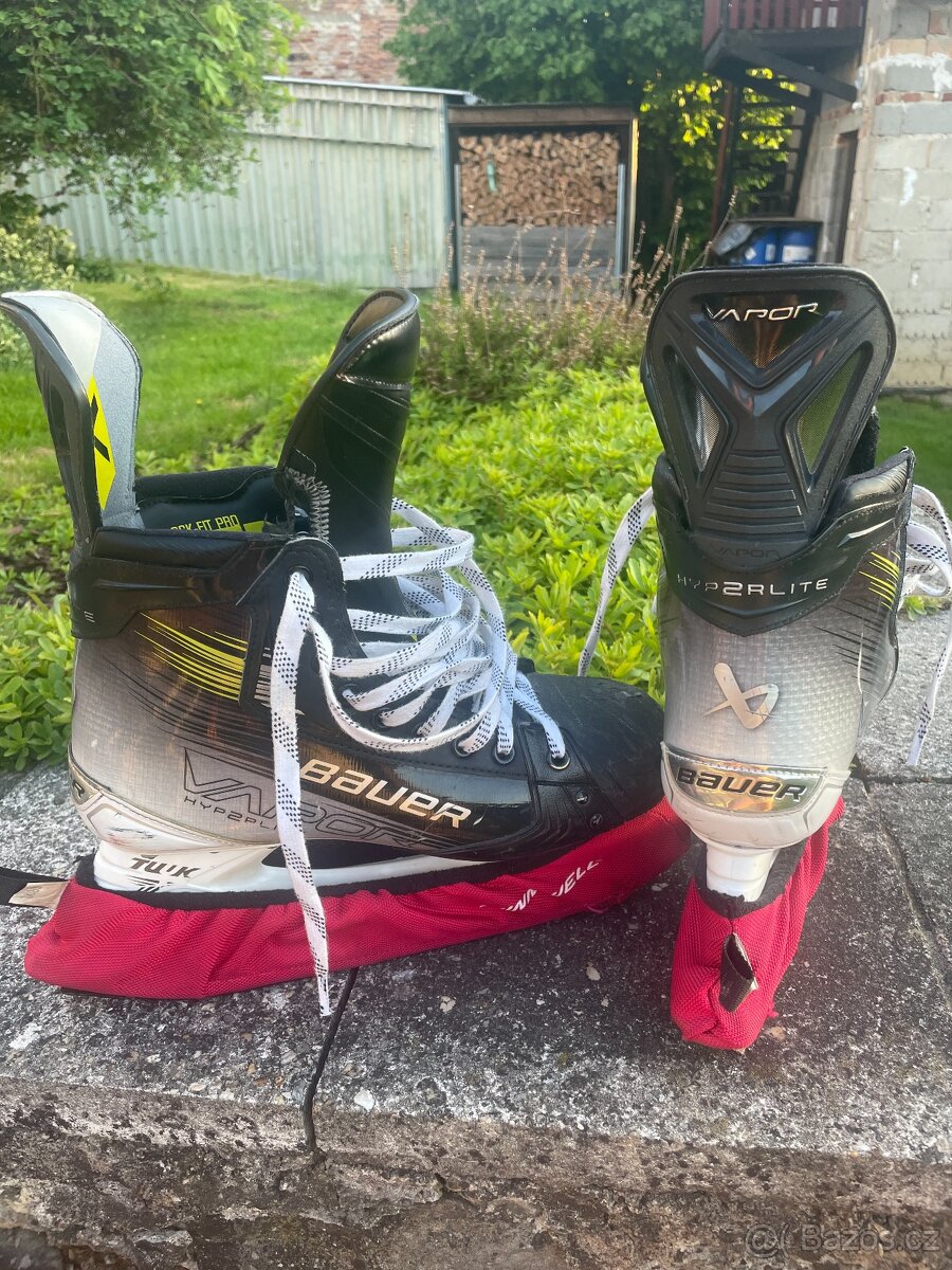 Hokejové brusle Bauer Hyperlite 2