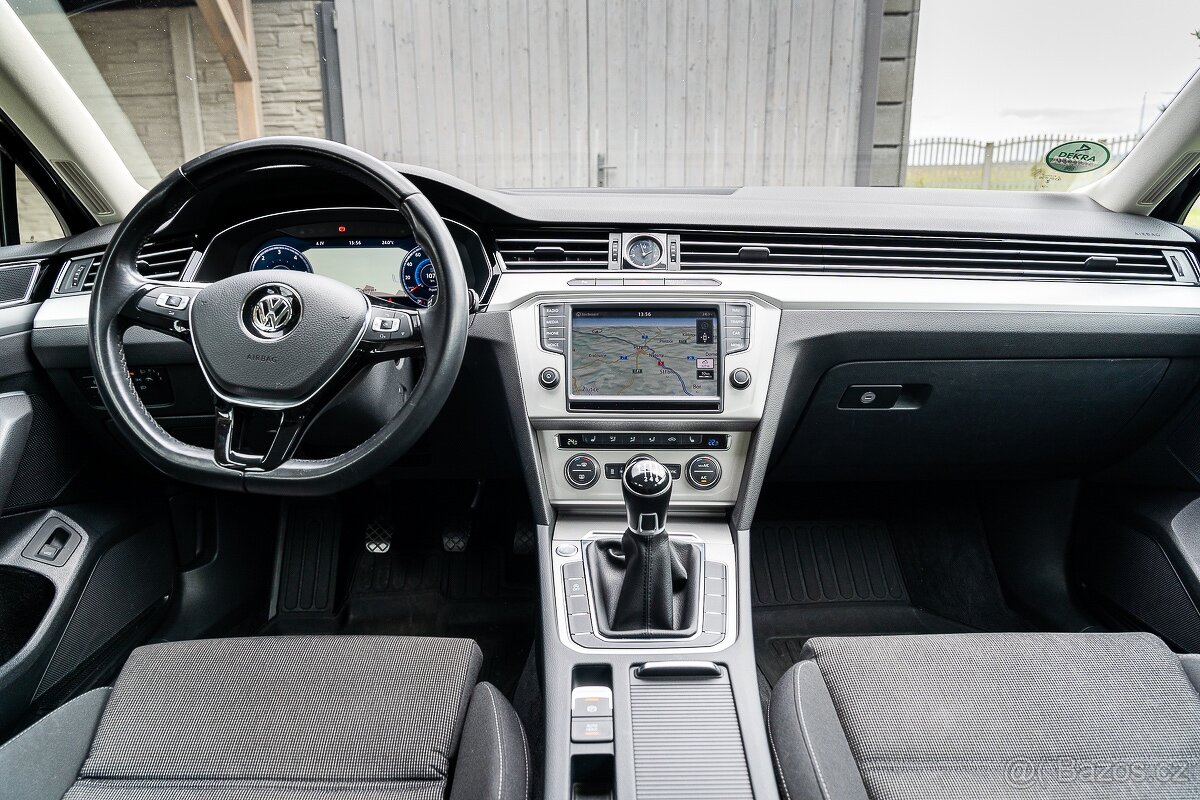 Volkswagen Passat B8 2.0TDI, Webasto - topení, Navigace