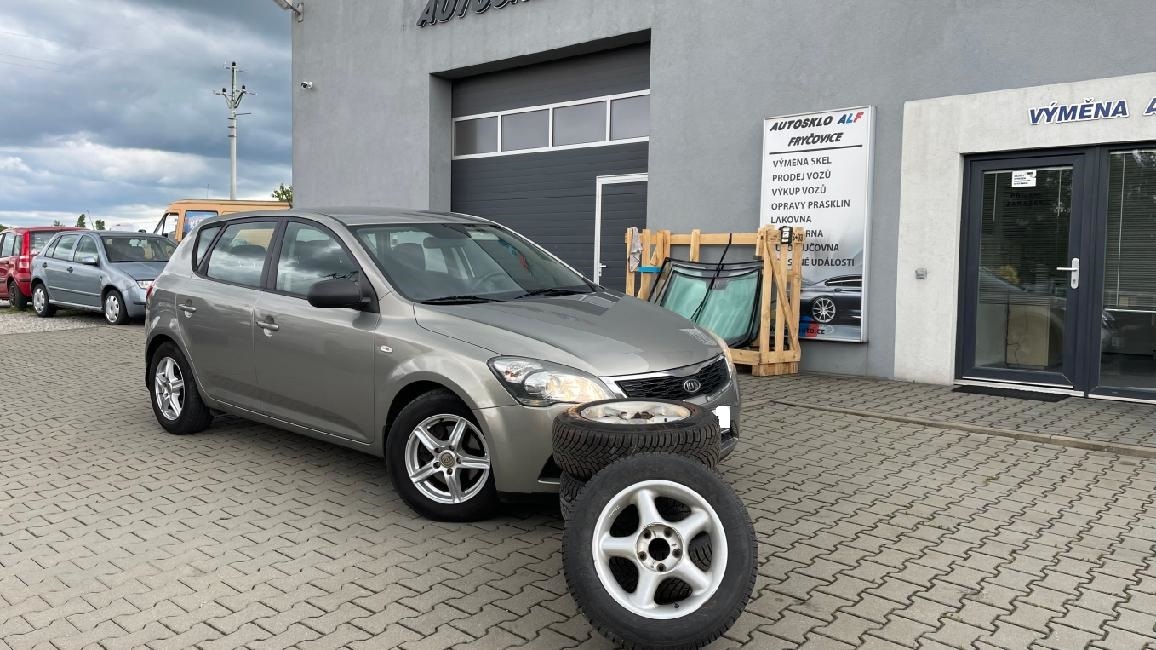 Kia Cee´d, 1.4CVVT / 2X SADA ALU KOL /RV 2/2011