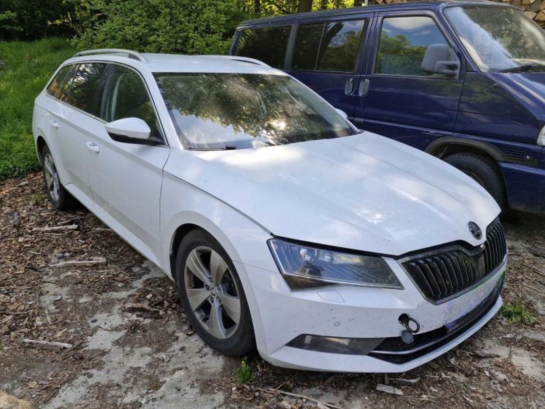 Vůz na náhradní díly Škoda Superb 3 kombi 2017 DFEA QGN LS9R