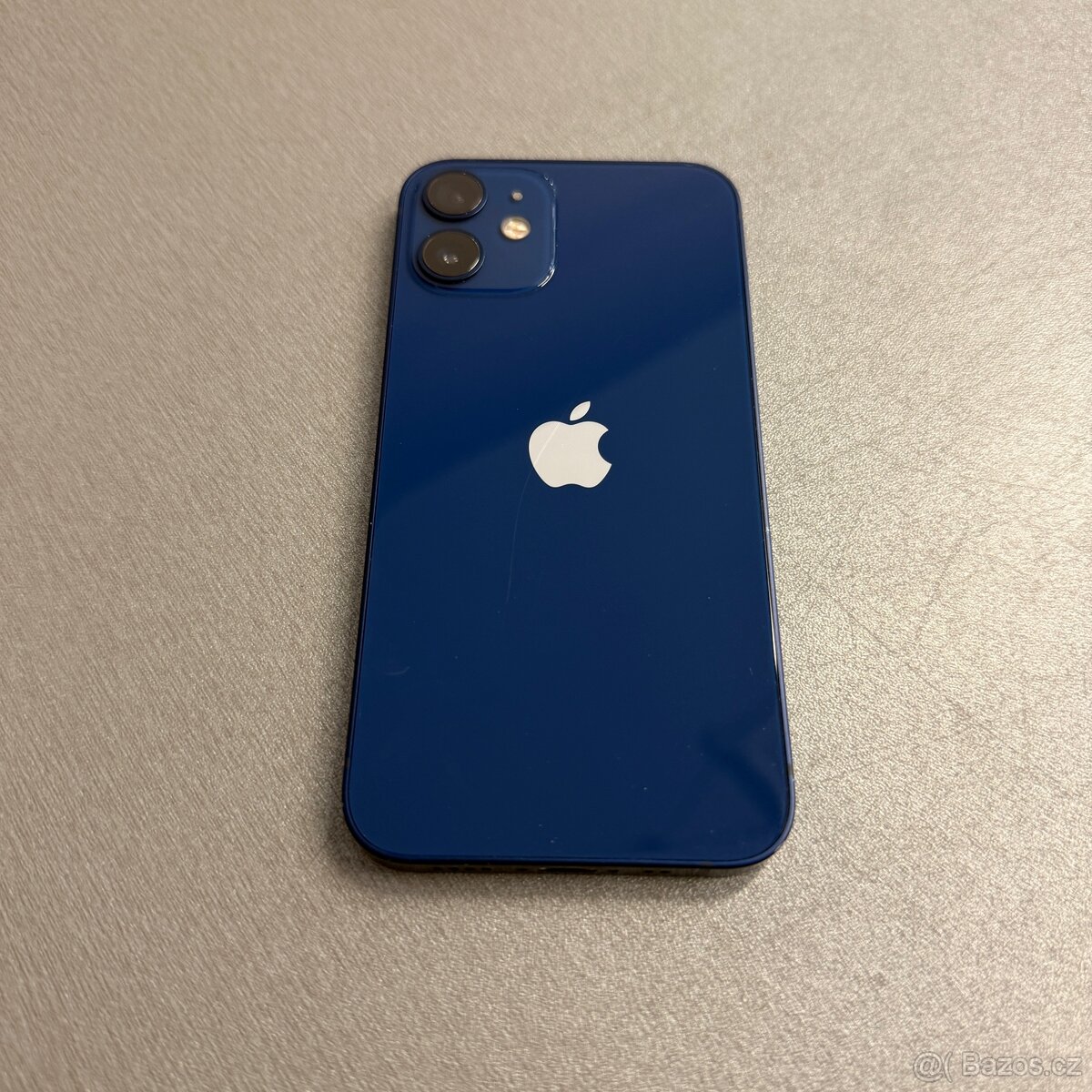 iPhone 12 mini 64GB, pěkný stav, 12 měsíců záruka