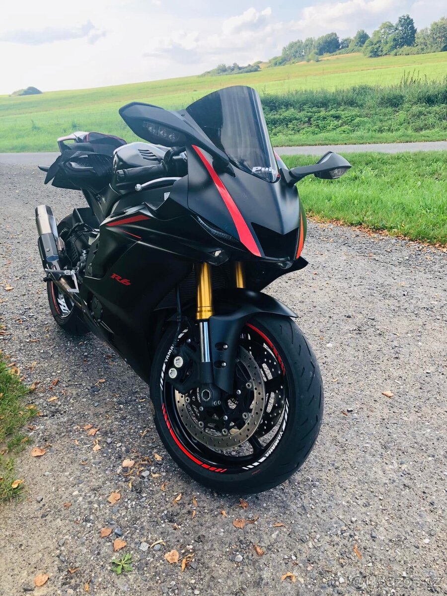 Yamaha R6