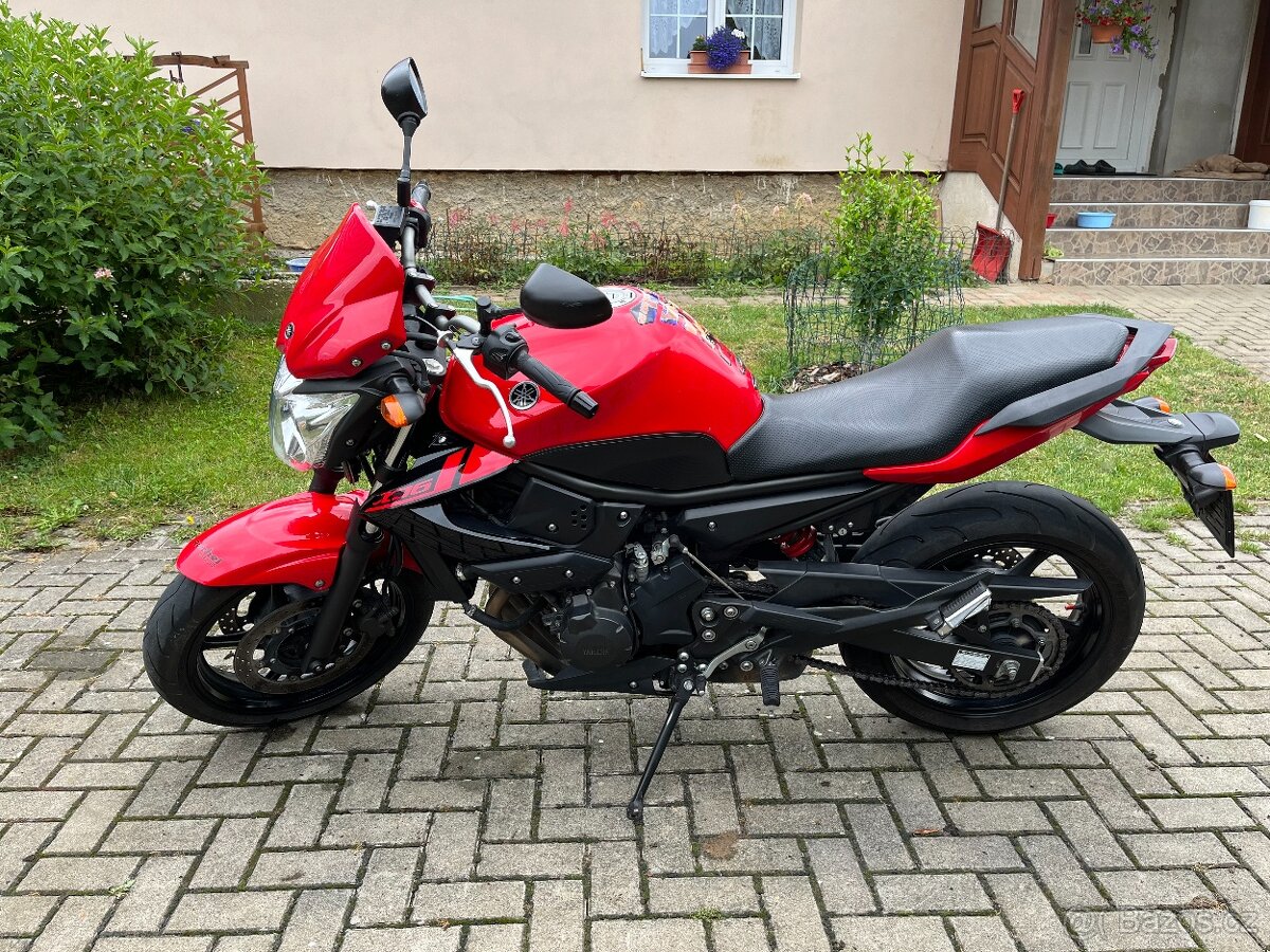 Yamaha XJ6N (2012)