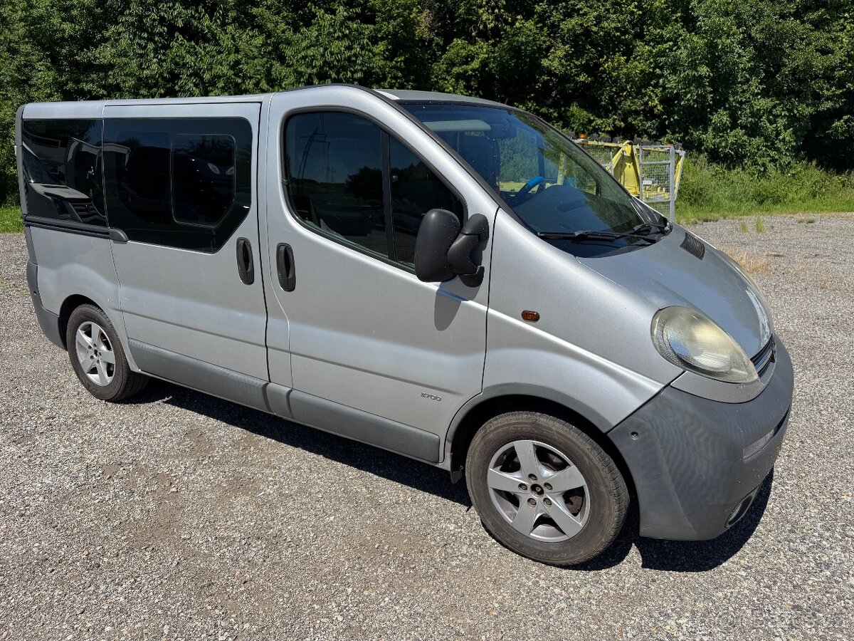 Opel Vivaro 1.9 Tdci 74kw klima 2-9 míst Bus