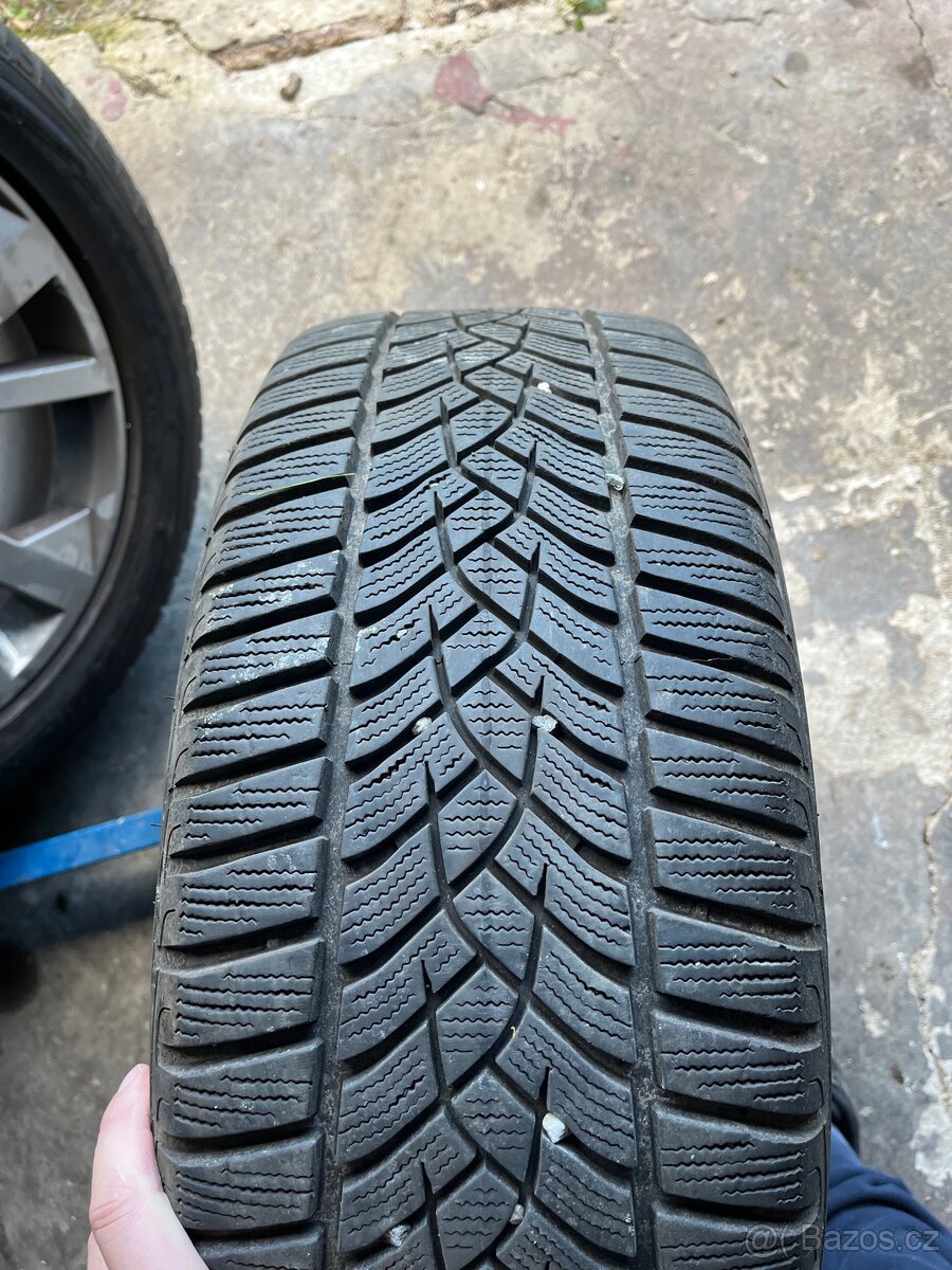 4x Goodyear Ultragrip 225/50 r17