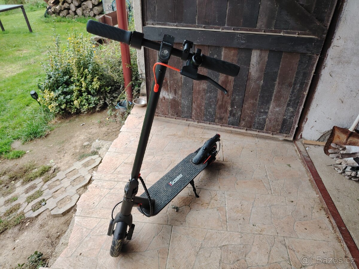 Elektrická koloběžka i9