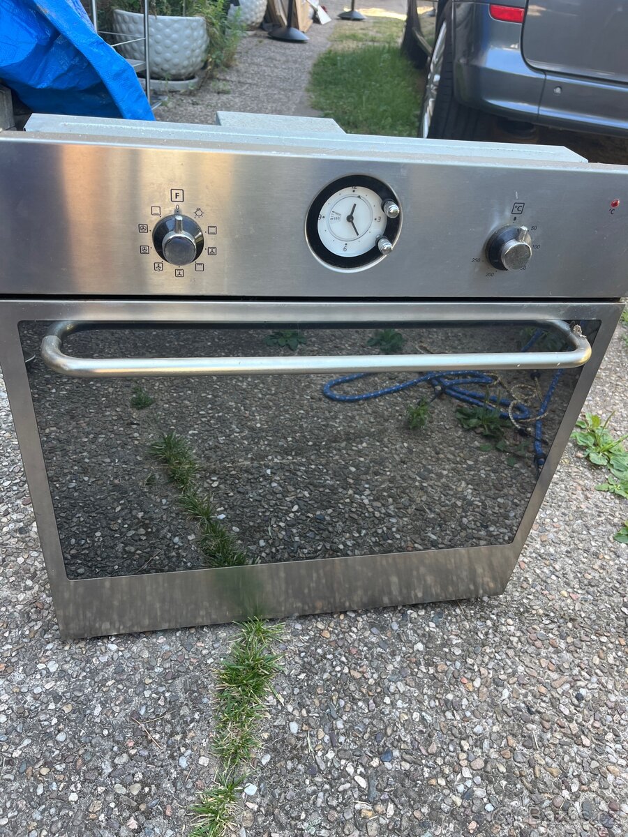 IKEA Elektrická vestavná trouba na náhradní díly