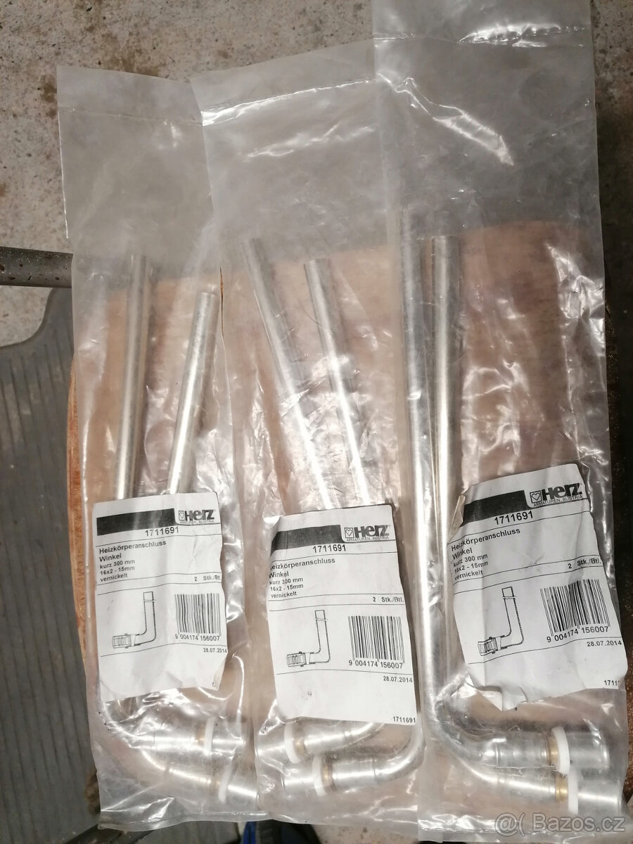 Koleno 16 mm s připojovací trubkou, lisovací HERZ