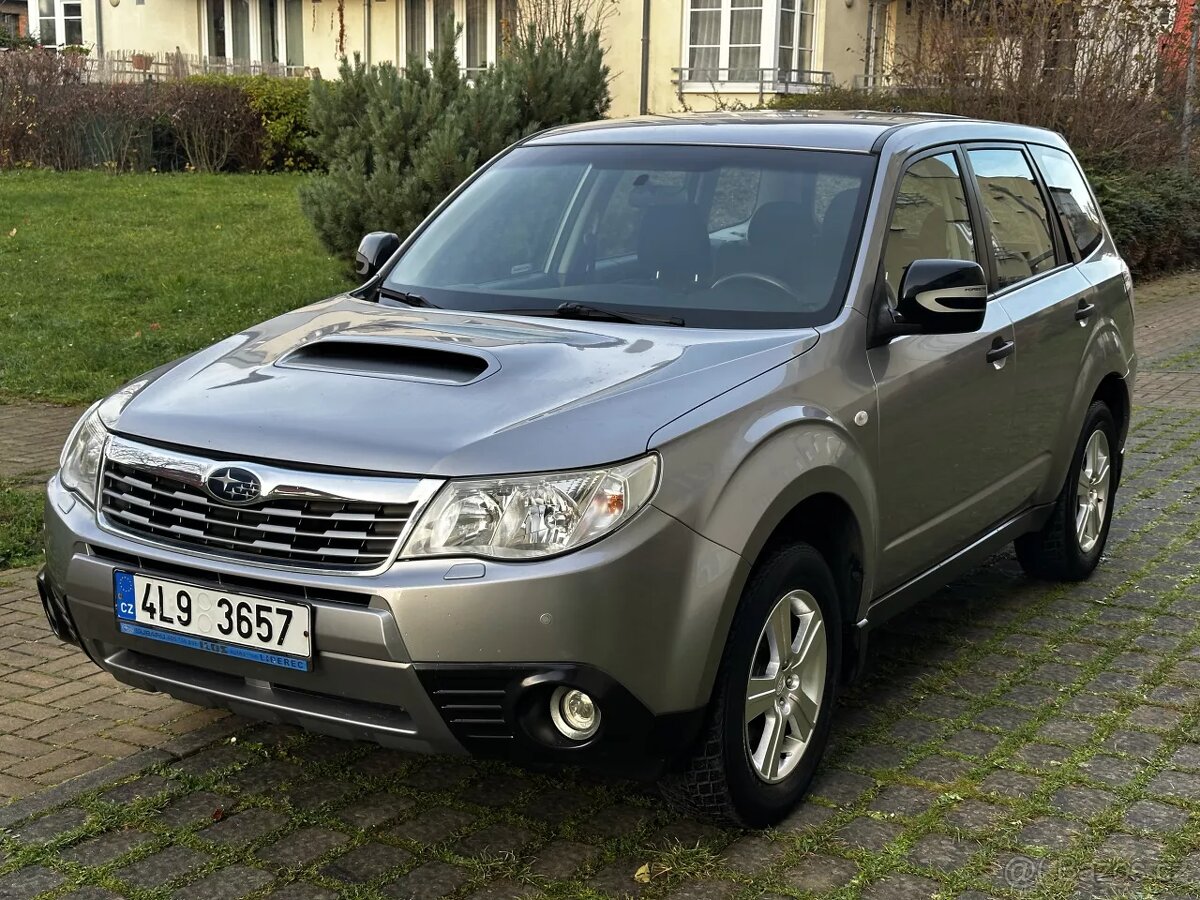 Subaru Forester SH 2.0 D 108kW 4x4 SUV ALU kola Tažné 2 tuny