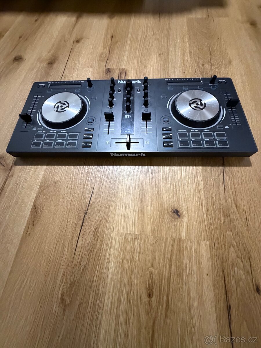 Numark MT3 DJ Controller