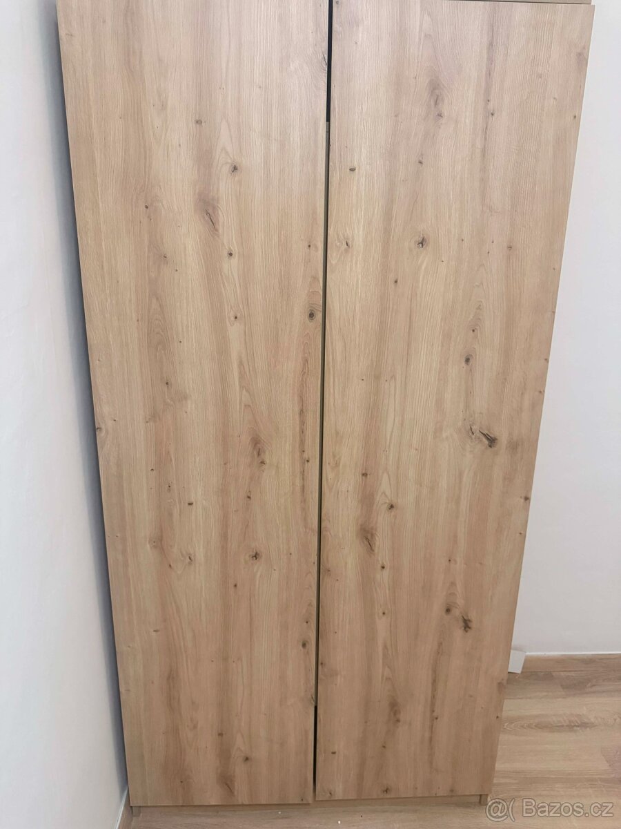 Šatní skříň