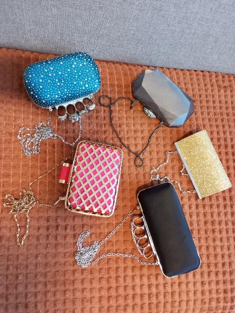 Malé psaníčka,kabelky,plesovky,