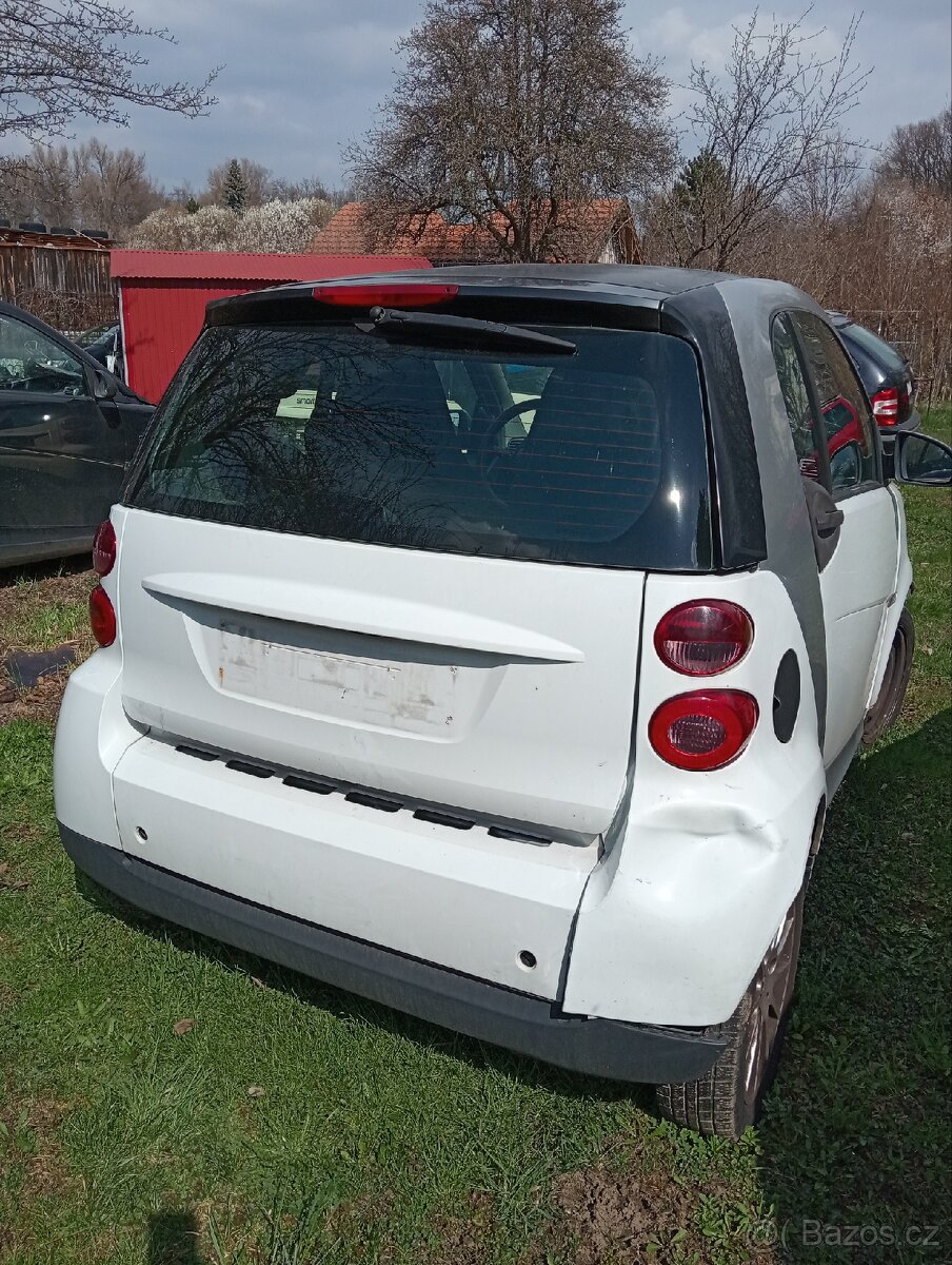 Smart 451 benzin 71 PS, benzin,dily z havarovaneho vozu