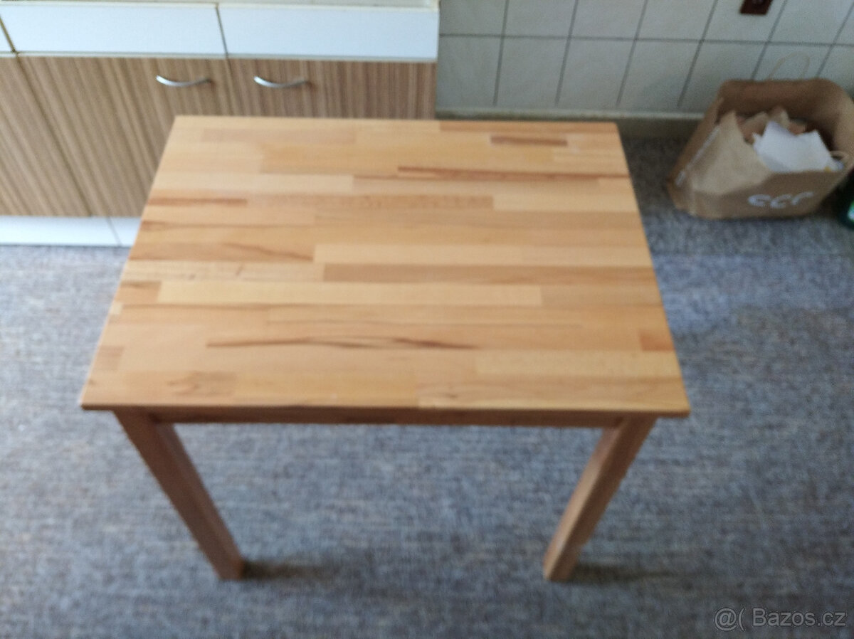 Stůl z masivu – 80×60x75 cm