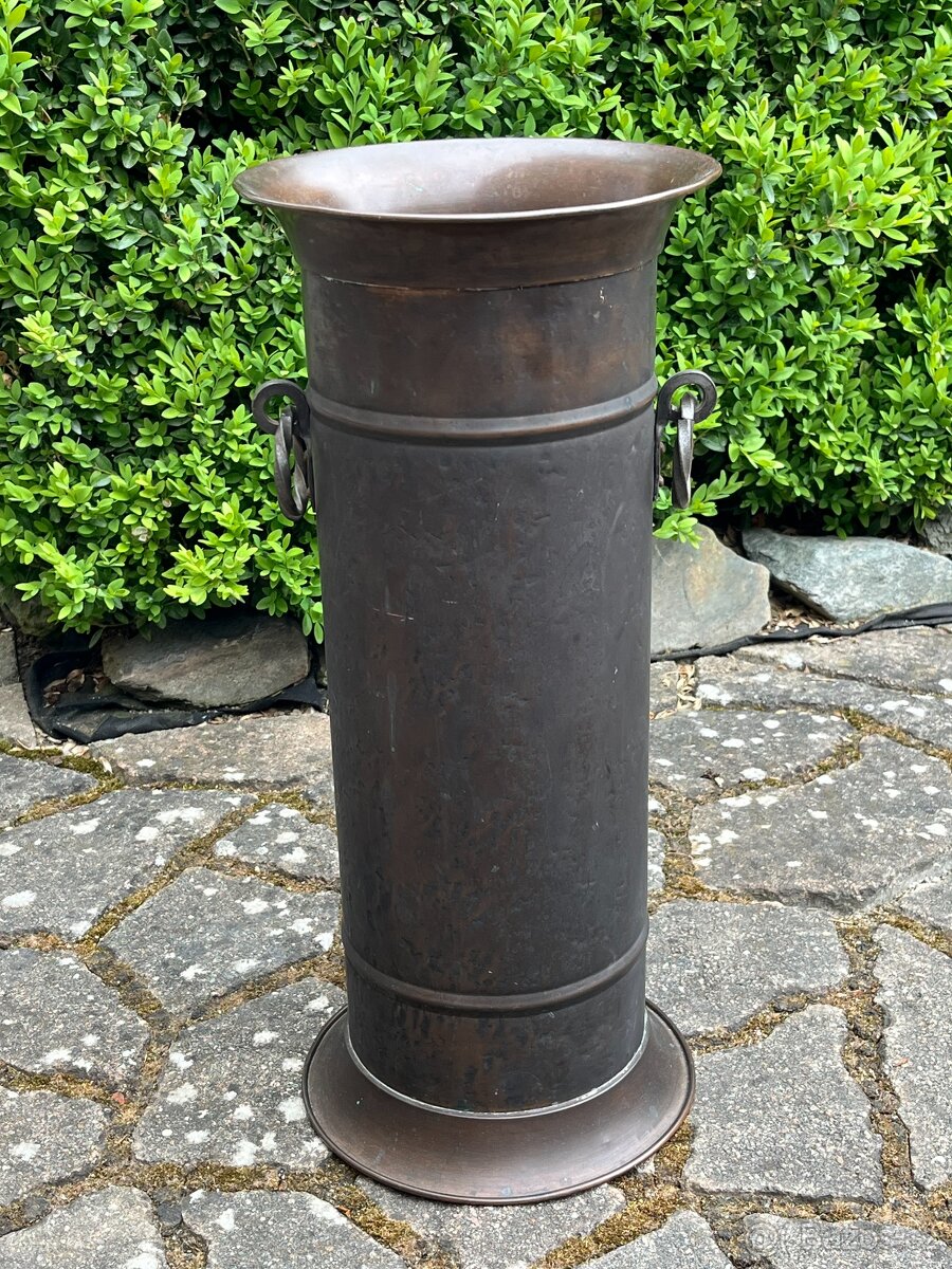 Měděná nádoba - patina
