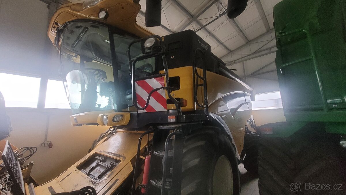 New Holland CX8080 Elevation