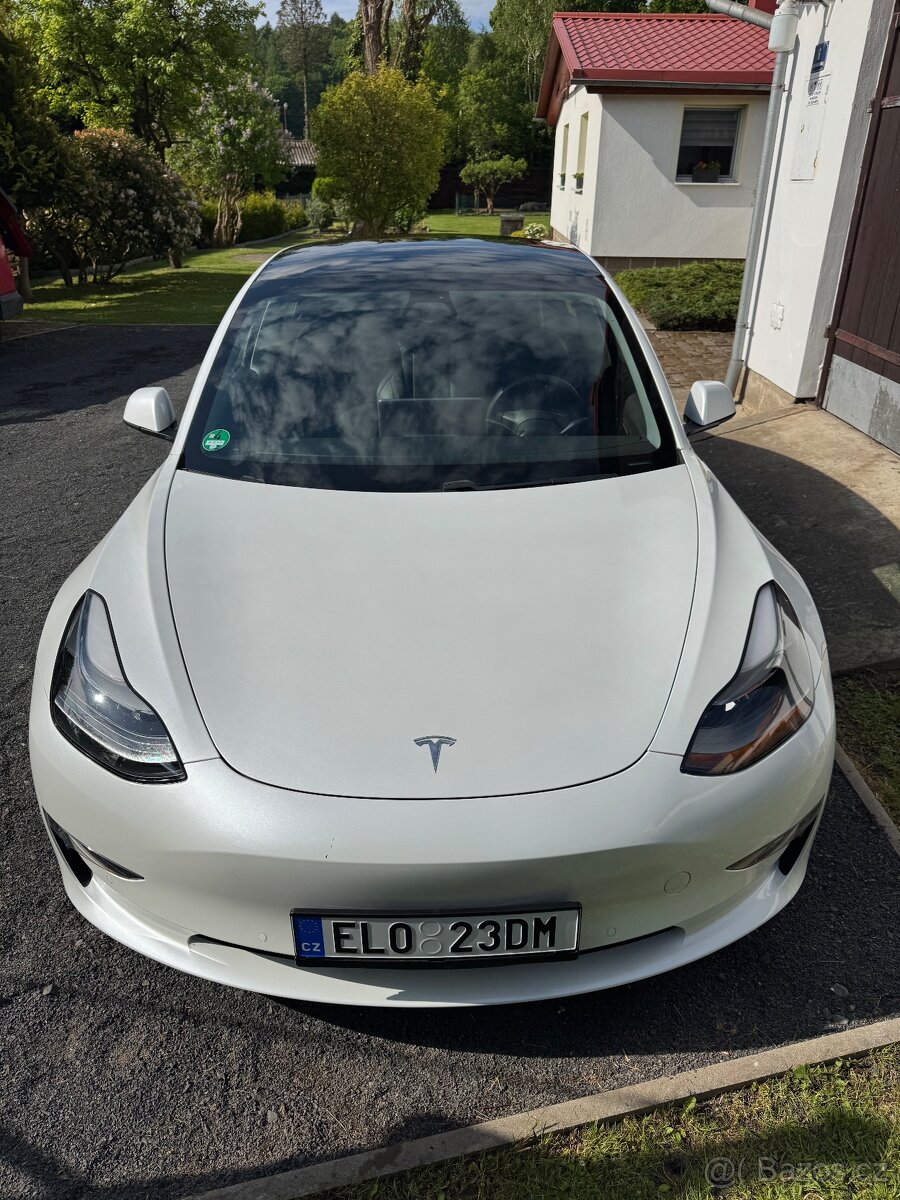 TESLA model3 2021 Long Range 491PS 65tis najeto.Tažné zaříze