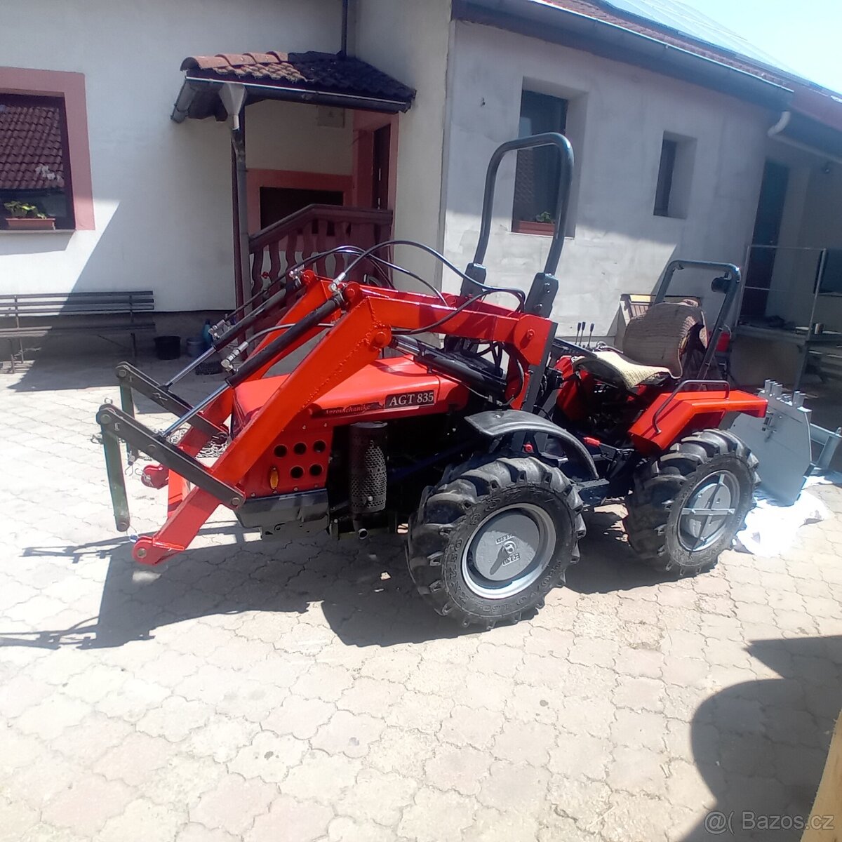 Prodej malotraktoru AGT 835