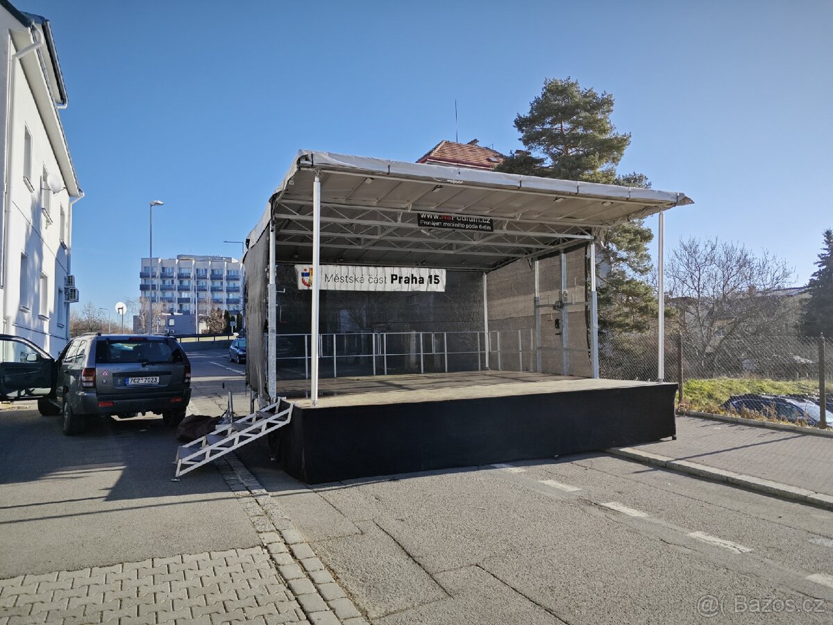 Mobilní pódium. 6x4m, 6x6m, 8x6m