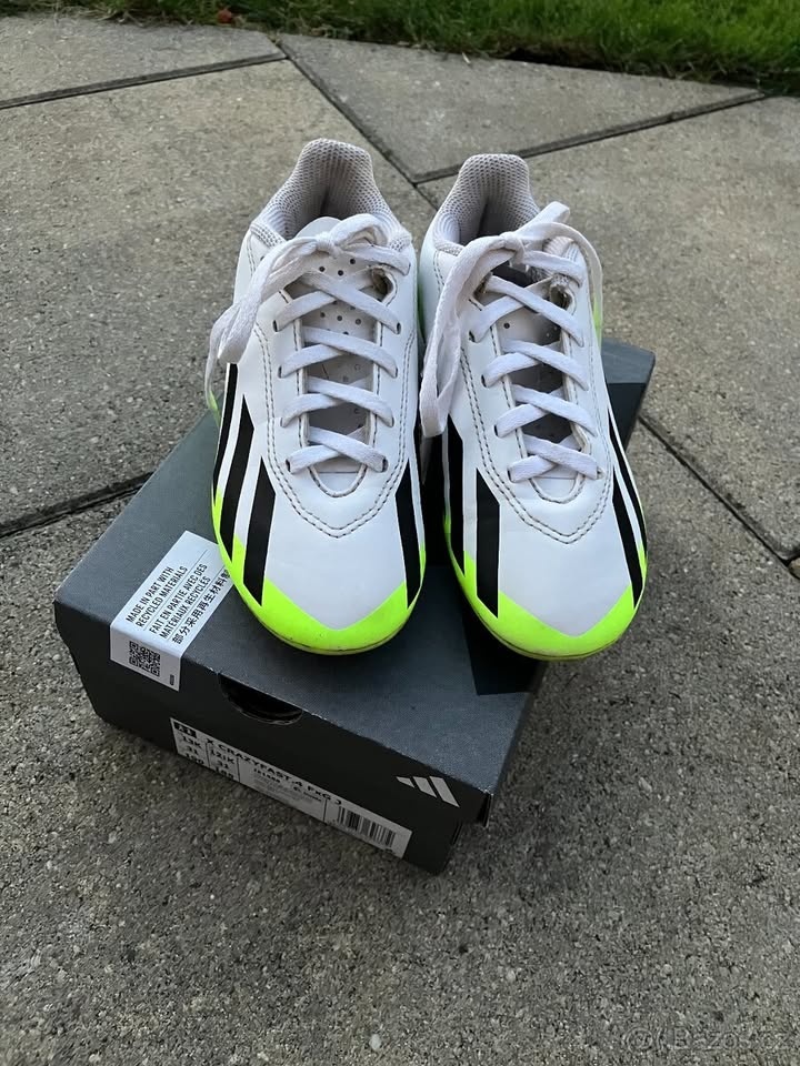 Dětské kopačky značky Adidas, vel. 31, TOP STAV