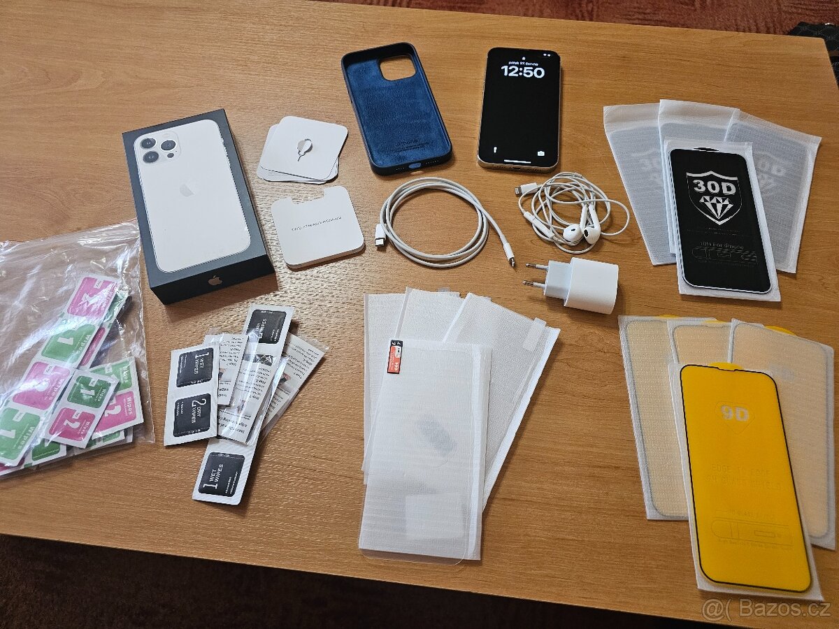 iPhone 13 Pro Max 256Gb Silver s bohatým příslušenstvím TOP