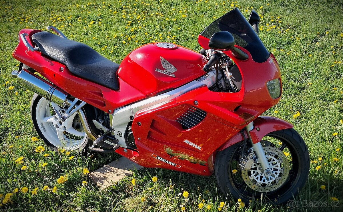 prodám Honda VFR 750