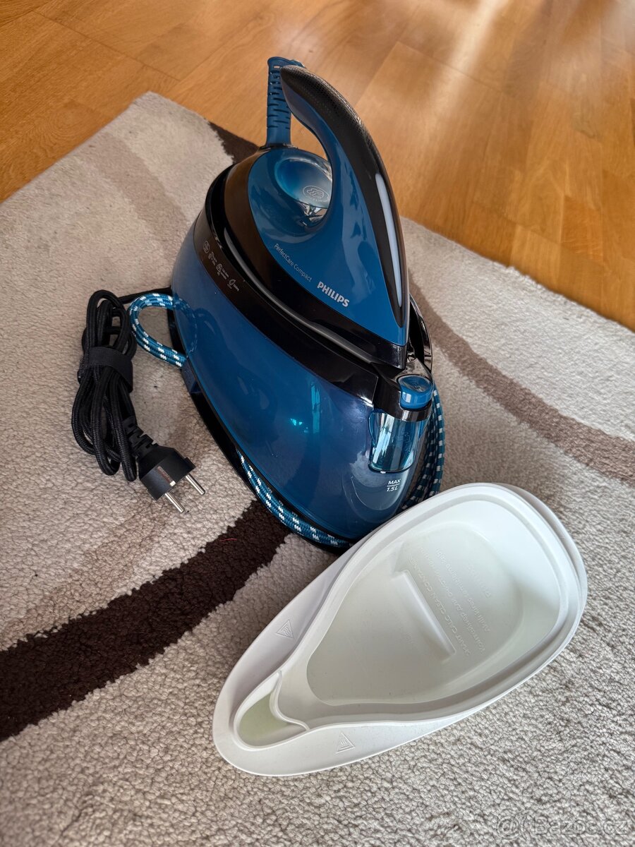 Philips PerfectCare Compact – parní žehlička s generátorem