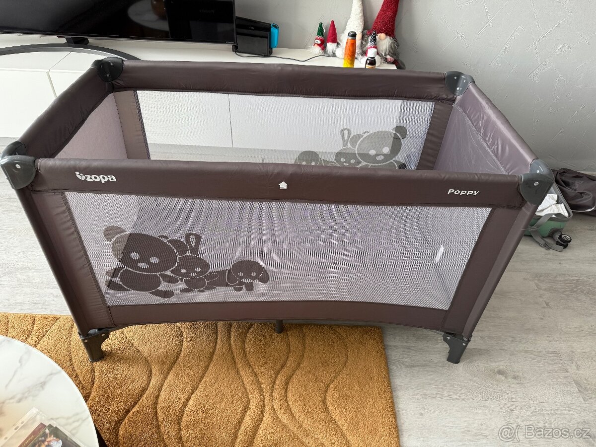 Cestovní postýlka
