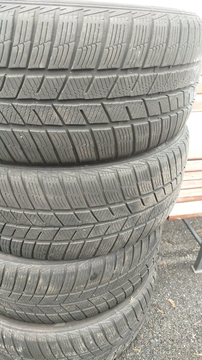 235/50 R19 V XL