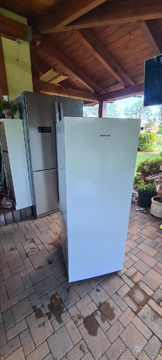 Chladnička Lednička HISENSE RL313D4AWE