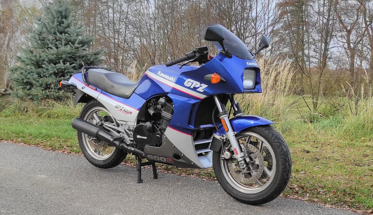 Kawasaki GPZ 900 R