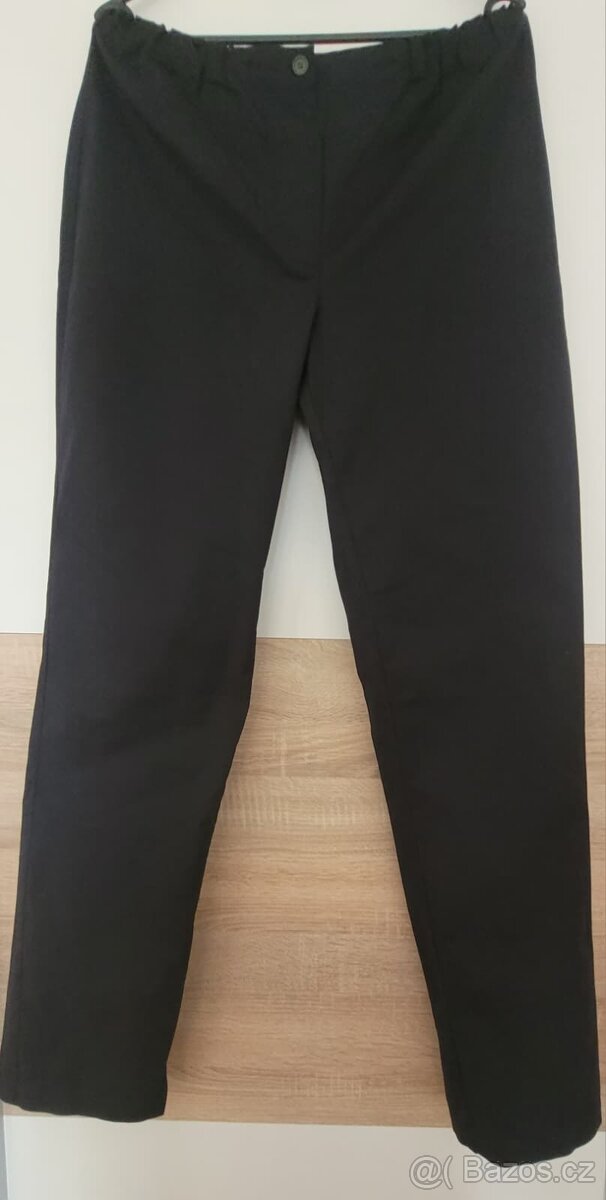 DÁMSKÉ PRACOVNÉ KALHOTY NA GUMU ČERNÉ L/40
