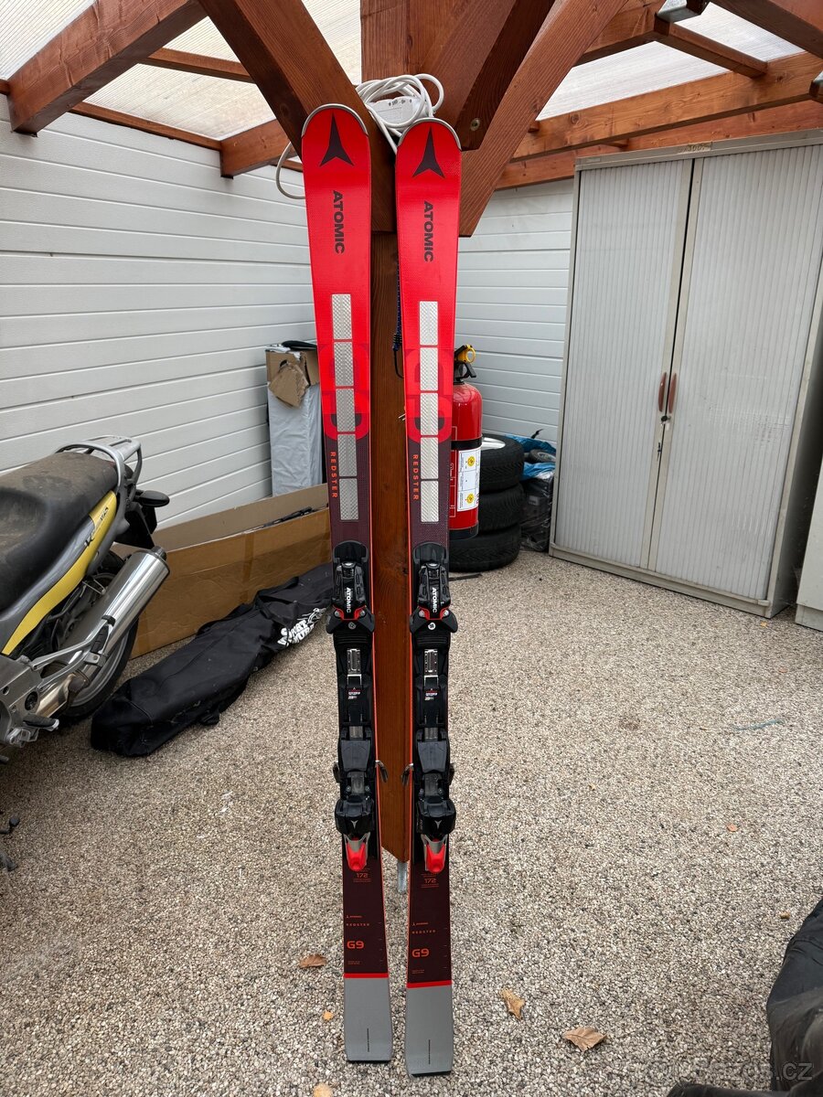 Lyže ATOMIC REDSTER