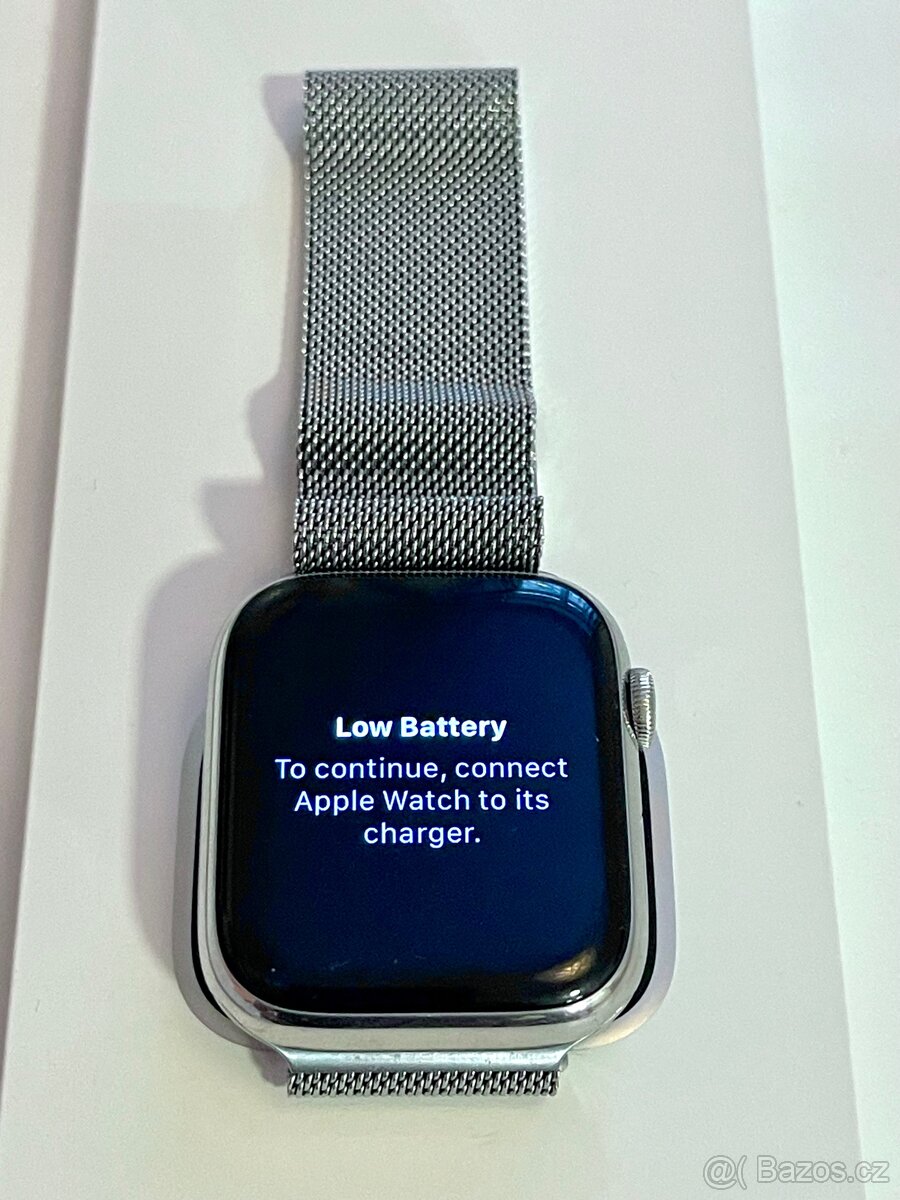 Apple Watch 8 45mm stříbrný milánský tah