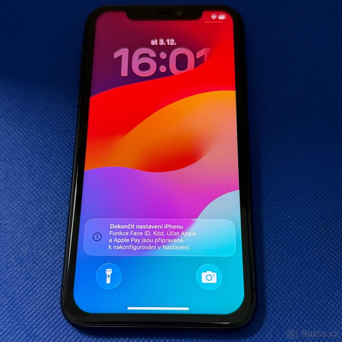 iPhone 11 64GB Black, pěkný stav