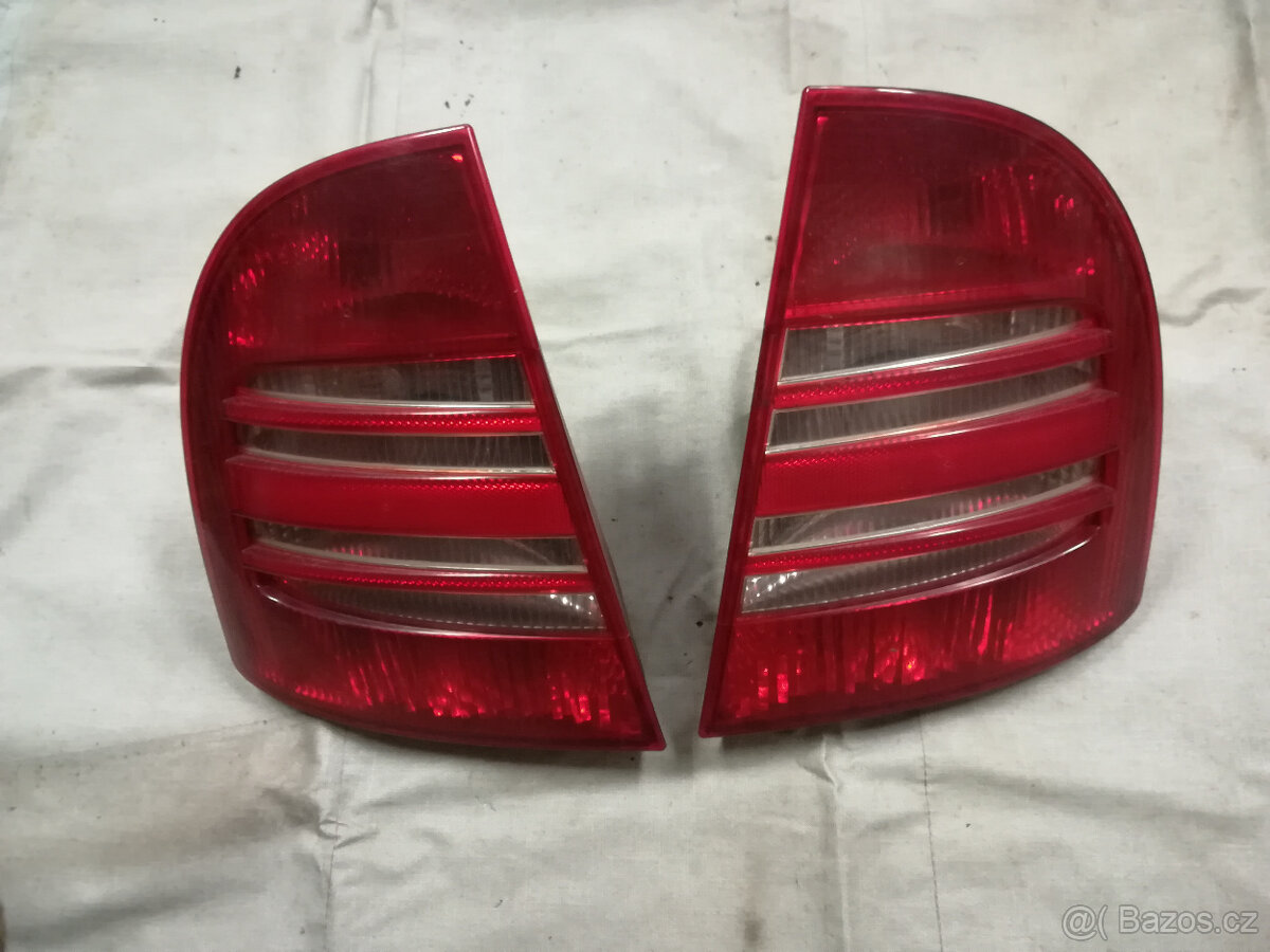 Světla zadní na Škoda Superb I-3U předfacelift