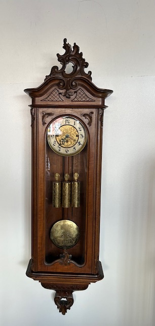 Třízávažové hodiny vídeňské baroko Gustav Becker.