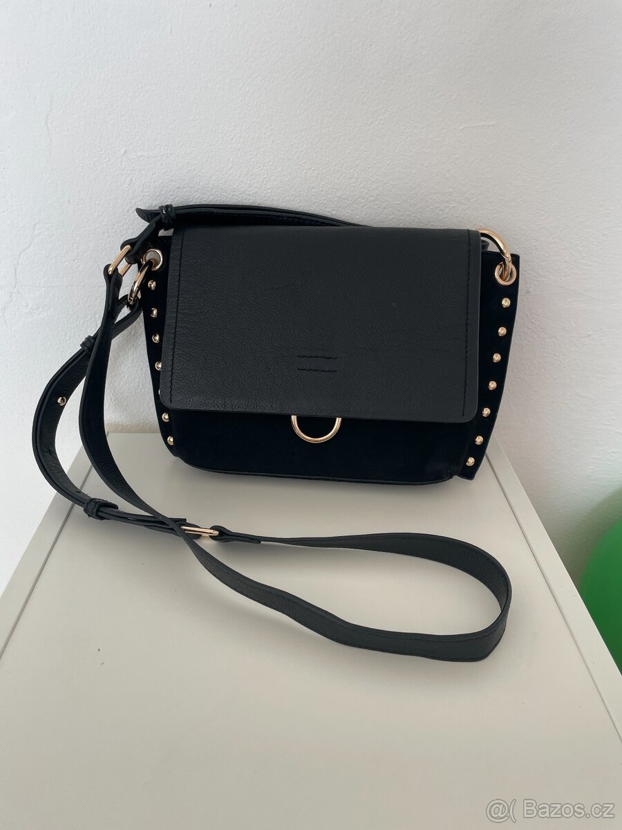 Malá černá dámská kabelka
