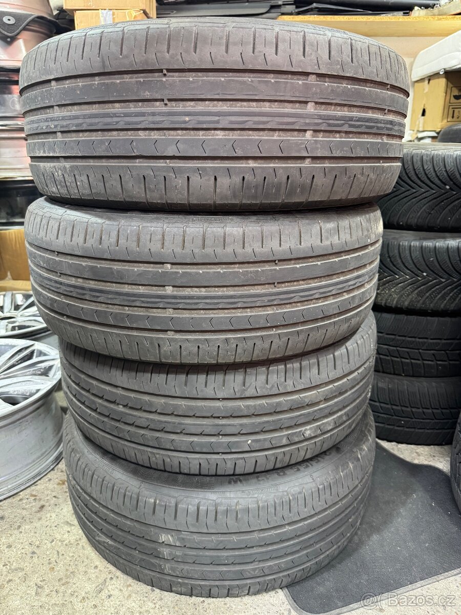 215/55/17 letníí pneu Continental