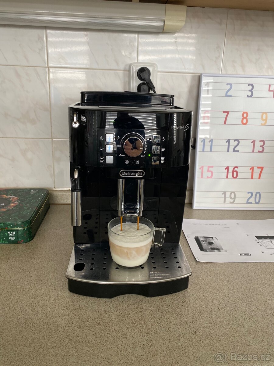 Kávovar Delonghi Magnifica S